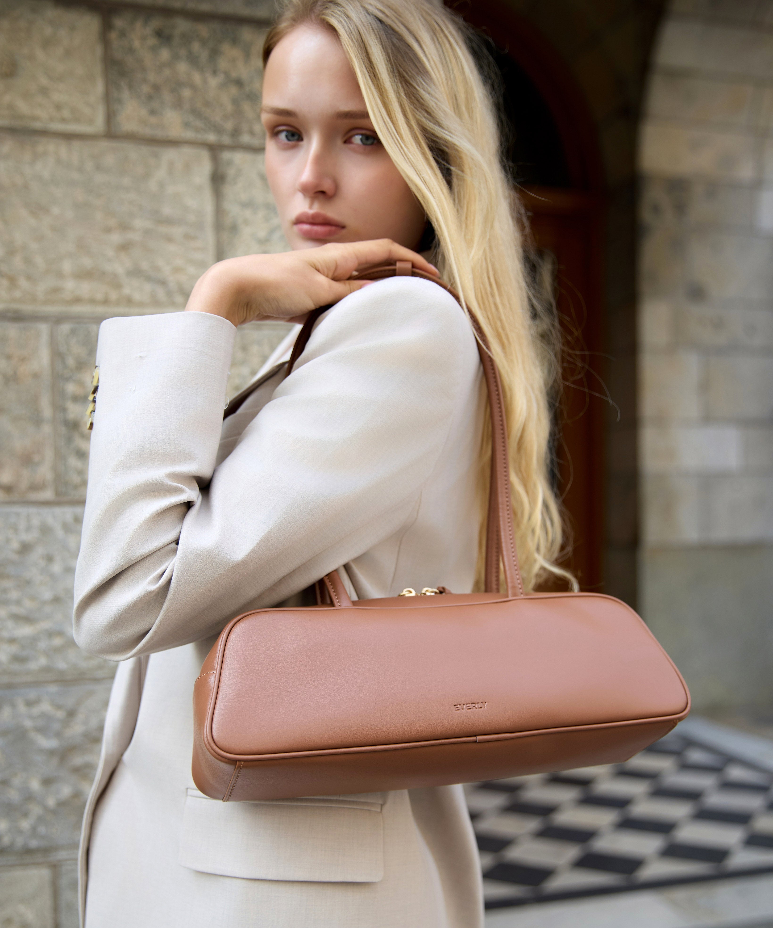Faye Bag East West Camel