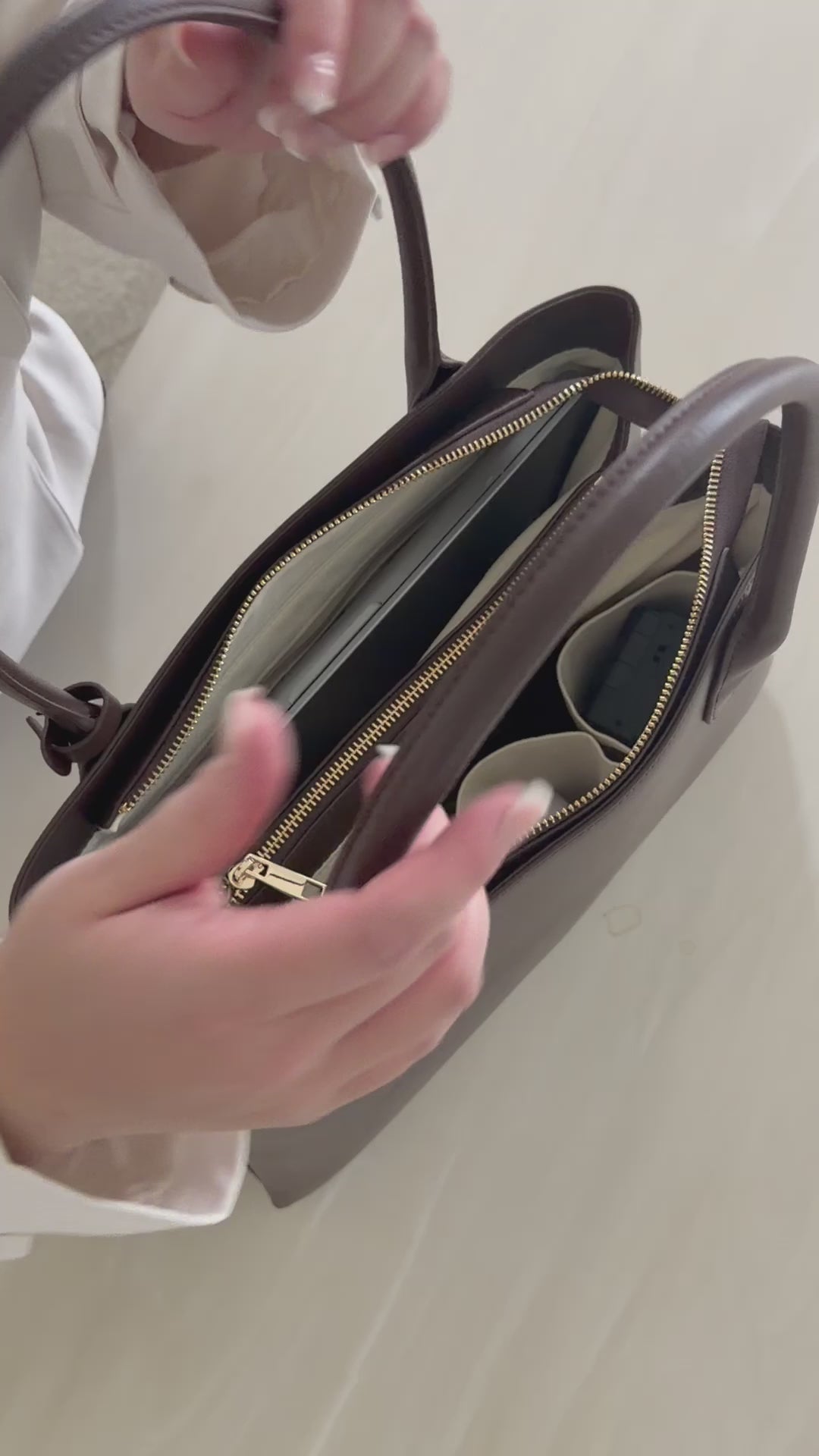 Kendall Tote Noir – Everly Travel